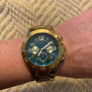 Marc Jacobs gold watch